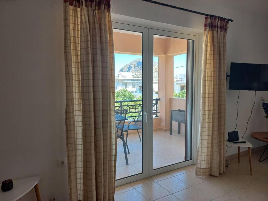 Apartamento Sophie'S Sunny Spot 1 Yefira Exterior foto